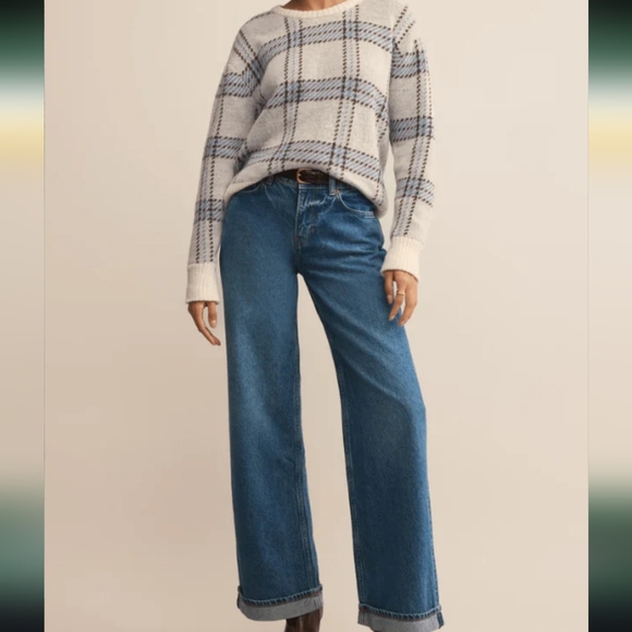 Plaid Sweater - Picture 9 of 11